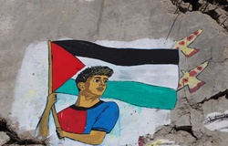 Lamine Yamal bị chỉ trích vì ăn mừng với lá cờ Palestine