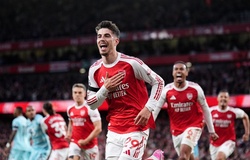 Arsenal chỉ còn cách chức vô địch Ngoại hạng Anh 90 phút sau chiến thắng sít sao
