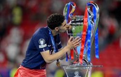 PSG vô địch Champions League 2 mùa liên tiếp với phong cách "đi bộ vòng ngoài"