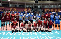 CĐV Philippines "bao vây" đội tuyển Việt Nam sau chiến thắng nghẹt thở tại AVC Cup