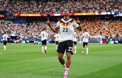 Nmecha gia nhập danh sách ghi bàn cùng các danh thủ Seeler, Podolski, Matthaus của Đức