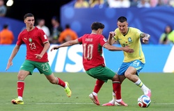 Thử nghiệm vị trí hậu vệ của Ancelotti bị chỉ trích gay gắt sau trận Brazil hoà Marốc