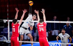 Đối chuyền 21 tuổi khiến nhà ĐKVĐ VNL Ba Lan chết lặng!
