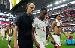 Các cầu thủ Anh lên xe buýt đến sân HLV Tuchel mới công bố đội hình xuất phát