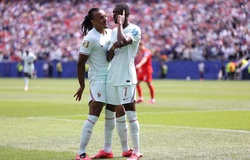 Pháp lần thứ hai toàn thắng ở vòng bảng World Cup trong đêm rực sáng của Dembele