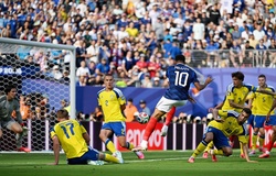 Mbappe phá kỷ lục ghi bàn mọi thời đại trong các trận đấu loại trực tiếp World Cup