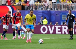 40 năm sau Zico, Brazil lại có cầu thủ đá hỏng phạt đền ở World Cup