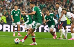 VIDEO: Bàn thắng rút ngắn tỷ số còn 2-3 của Jimenez cho Mexico trước Anh
