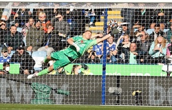 Thủ môn Arsenal thực hiện pha cứu thua “hay nhất từng thấy”