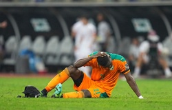 Hậu vệ MU “bắt chước” Fernandes sút hỏng phạt đền ở Cúp châu Phi