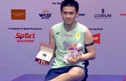 Cựu vương SEA Games Kunlavut Vitidsarn mừng ngôi số 1 đơn nam cầu lông thế giới mới bằng danh hiệu Singapore Open 2025