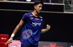 Đương kim vô địch SEA Games Alwi Farhan thắng số 1 thế giới Shi Yuqi tại giải cầu lông Singapore Open 2026