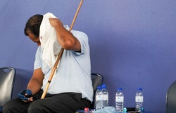 Các cơ thủ "kêu trời" do cái nóng ở nhà thi đấu của Giải billiards Porto World Cup 2025