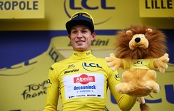 Jasper Philipsen giành chiến thắng chặng mở màn của cuộc đua xe đạp Tour de France 2025