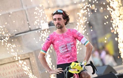 Ben Healy thắng chặng 6 cuộc đua xe đạp Tour de France 2025, khi Van der Poel đoạt lại Áo vàng từ Pogacar