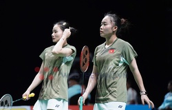 Cả hai đôi nữ cầu lông Việt Nam đều thắng, thậm chí gây sốc cho chủ nhà SEA Games 33 xếp hạng trên gần 400 bậc
