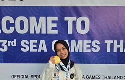 Luluk mang về tấm huy chương vàng đầu tiên cho đội tuyển cử tạ Indonesia tại SEA Games 2025 ở Thái Lan