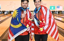 Bộ đôi xuất sắc Rafiq và Syazirol của Malaysia giành huy chương vàng SEA Games 33 nội dung đôi nam môn bowling