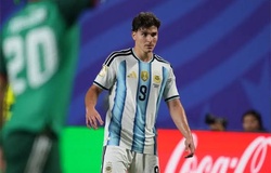 Ngôi sao Julián Alvarez bị đốt áo đấu ở CLB sau trận Argentina thắng Áo