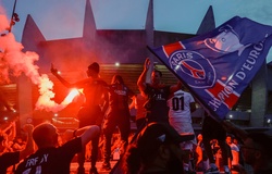 Sau đêm vô địch Champions League của PSG: Hàng trăm cổ động viên bị bắt giữ trong lễ ăn mừng đầy bạo lực tại Paris