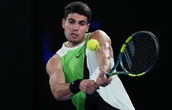 Djokovic lỡ hẹn kỷ lục 25 Grand Slam, Carlos Alcaraz đi vào lịch sử quần vợt với Grand Slam sự nghiệp ở tuổi 22