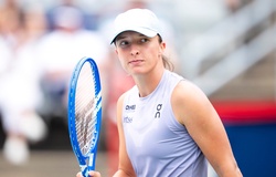 Iga Swiatek vượt qua huyền thoại quần vợt nào khi tỷ lệ chiến thắng WTA 1000 được cải thiện tại Canadian Open 2025?