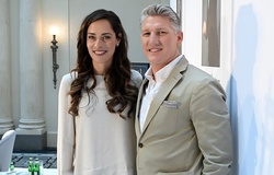 Người đẹp quần vợt Ana Ivanovic đệ đơn ly hôn cựu sao Man Utd sau nghi án ngoại tình"