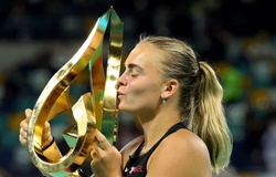 "Địa chấn" quần vợt Abu Dhabi Open: Sao trẻ 20 tuổi Sara Bejlek hạ gục Alexandrova, lần đầu vô địch WTA 500