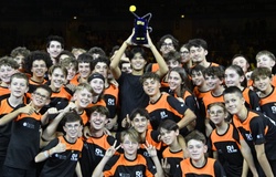 Tay vợt gốc Việt Learner Tien lần đầu vô địch ATP Moselle Open 2025 ở tuổi 19 khi hạ cựu top 10 quần vợt thế giới