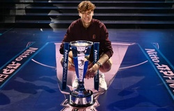 Jannik Sinner hài lòng với chiến thắng trước đối thủ Carlos Alcaraz tại chung kết giải quần vợt ATP Finals 2025