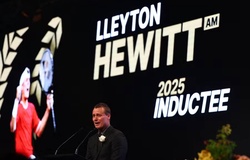 Cựu số 1 quần vợt đơn nam thế giới Lleyton Hewitt tiết lộ suýt chuyển sang Bóng bầu dục vào năm 2003 như thế nào