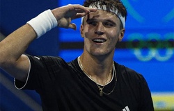 Cú sốc quần vợt Doha 2026: Jakub Mensik quật ngã số 2 thế giới Jannik Sinner