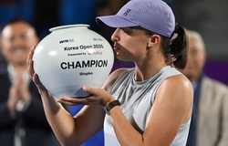 Iga Swiatek ngược dòng vô địch giải quần vợt Korea Open sau khởi đầu tưởng chừng gây thảm họa