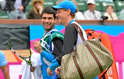 Alcaraz và Sinner bàn về khả năng hợp tác đánh đôi, hào hứng với trận đấu giao hữu quần vợt mở màn năm mới