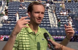 Medvedev đòi "cải tổ" ATP: Các giải quần vợt 250 & 500 không nên tính điểm để cứu đôi chân vận động viên