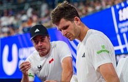 Khủng hoảng phong độ và quyết định "thay tướng" của Hubert Hurkacz: Bài học về quản trị nhân sự trong quần vợt