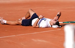 Jakub Mensik chỉ trích điều kiện thời tiết khắc nghiệt tại quần vợt Roland Garros khi gục ngã sau chiến thắng 5 set