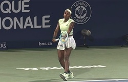 Số 2 thế giới Coco Gauff suýt phải trả giá cho cách giao bóng mới tại giải quần vợt National Bank Open 2025
