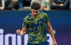 Hạt giống số 1 Carlos Alcaraz dễ dàng giành chiến thắng tại Giải quần vợt Úc mở rộng ở trận đấu Grand Slam thứ 100