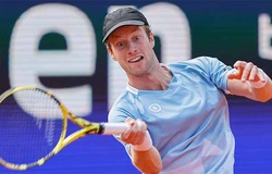 Botic van de Zandschulp mở màn mùa giải quần vợt 2026 với chiến thắng, De Jong bị loại khỏi giải Hong Kong mở rộng