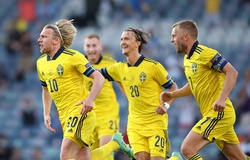 Forsberg lỡ cơ hội lập hat-trick và vượt qua Ronaldo do khung gỗ