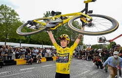 Cua-rơ Đan Mạch Jonas Vingegaard vô địch giải đua xe đạp Tour de France hai năm liên tiếp