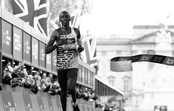 Giấc mơ chạy marathon dưới 2 giờ dang dở của Kelvin Kiptum đoản mệnh