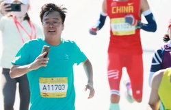 Thị trưởng chạy marathon 3 giờ 47 phút gây sốt tại Trung Quốc