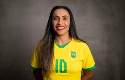 Lương của Marta chênh lệch như thế nào so với Neymar?