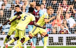 Odegaard gia nhập danh sách sút phạt thành bàn cho Arsenal