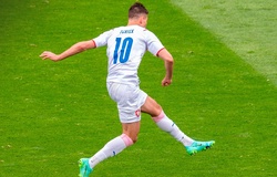 Tiền đạo CH Séc ghi bàn cách khung thành bao nhiêu mét?