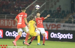 Thêm một quyết định lịch sử: V.League 2021 "vắt" sang năm....2022