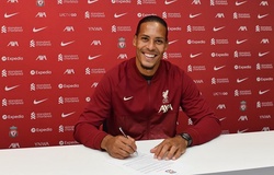 Thêm Van Dijk cam kết tương lai với Liverpool