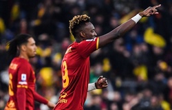 Cựu tiền đạo Chelsea phá kỷ lục ghi bàn của Batistuta cho AS Roma